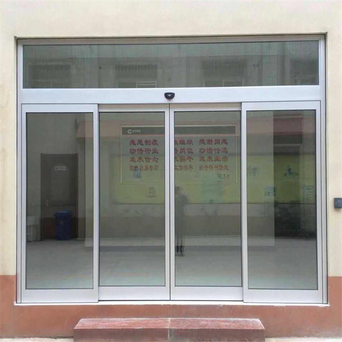 酒店自动门平移门事故频发,怎样做安全不夹人的旋转门